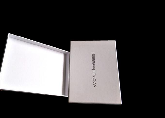 Cajas de regalo blancas del paquete plano, cajas de regalo rígidas con las tapas para el embalaje de la ropa