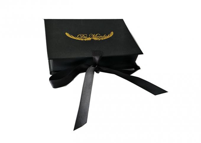 Cajas de regalo plegables del logotipo del sellado de oro Eco - amistoso para la ropa de empaquetado