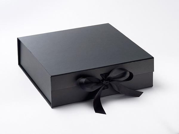 Logotipo caliente plegable magnético rojo del negro de la hoja de las cajas de regalo para el empaquetado de la ropa