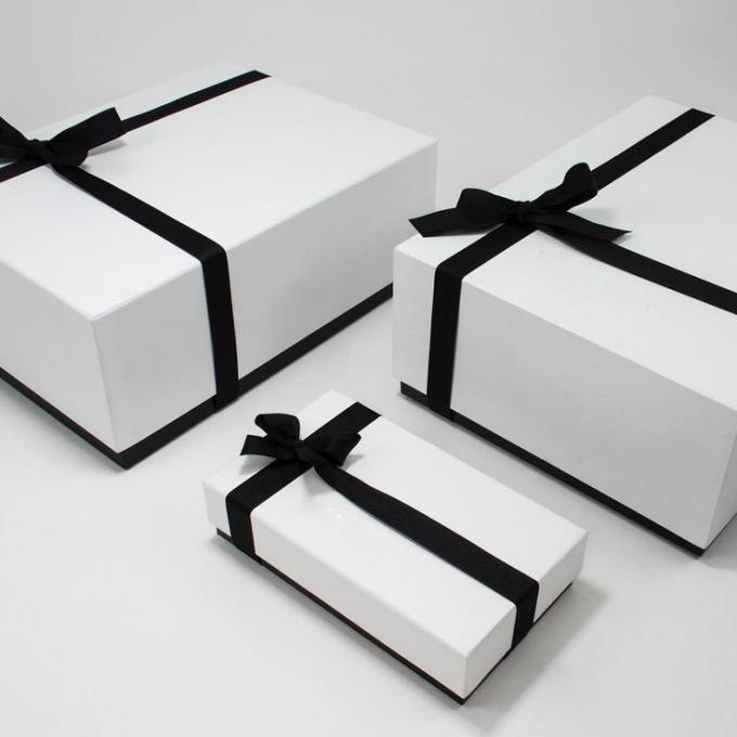 Tapa rosada elegante y cajas bajas, cajas de regalo modificadas para requisitos particulares de la cartulina del tamaño para el álbum