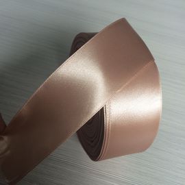 China Diversa cinta de satén Roll1.5 - de los 2cm del tamaño poliéster 100% de par en par del color sólido de los colores fábrica
