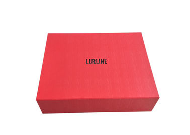 China Logotipo caliente plegable magnético rojo del negro de la hoja de las cajas de regalo para el empaquetado de la ropa fábrica