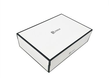 China Tapa texturizada blanco de lujo y borde negro de las cajas bajas impreso para el empaquetado de los zapatos fábrica
