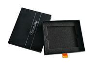 La caja de diapositiva de papel negra de la caja de cerillas del color, resbala hacia fuera la caja de regalo con el parte movible de la espuma proveedor