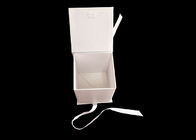 Las cajas plegables planas del cuadrado blanco del cartón con la cinta se abren/cierre proveedor