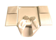 Las cajas de regalo decorativas de la invitación de la boda 2 lados abiertos crean para requisitos particulares con la cinta proveedor
