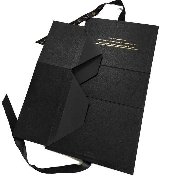 Forma plegable del libro negro de las cajas de regalo del diseño decorativo con la cinta hermosa