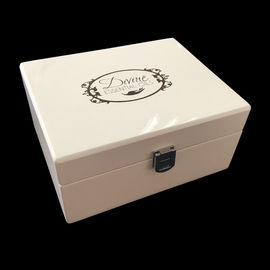 China Caja formada libro de la calidad superior, caja de regalo magnética del cierre con la cerradura para el aceite esencial fábrica